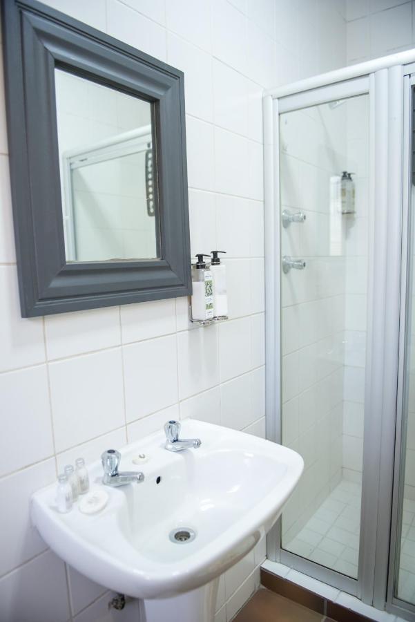 Melrose Place Guestrooms Потчефструм Екстериор снимка