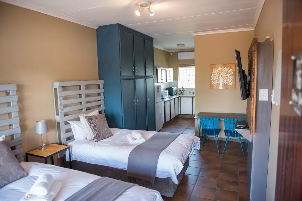 Melrose Place Guestrooms Потчефструм Екстериор снимка