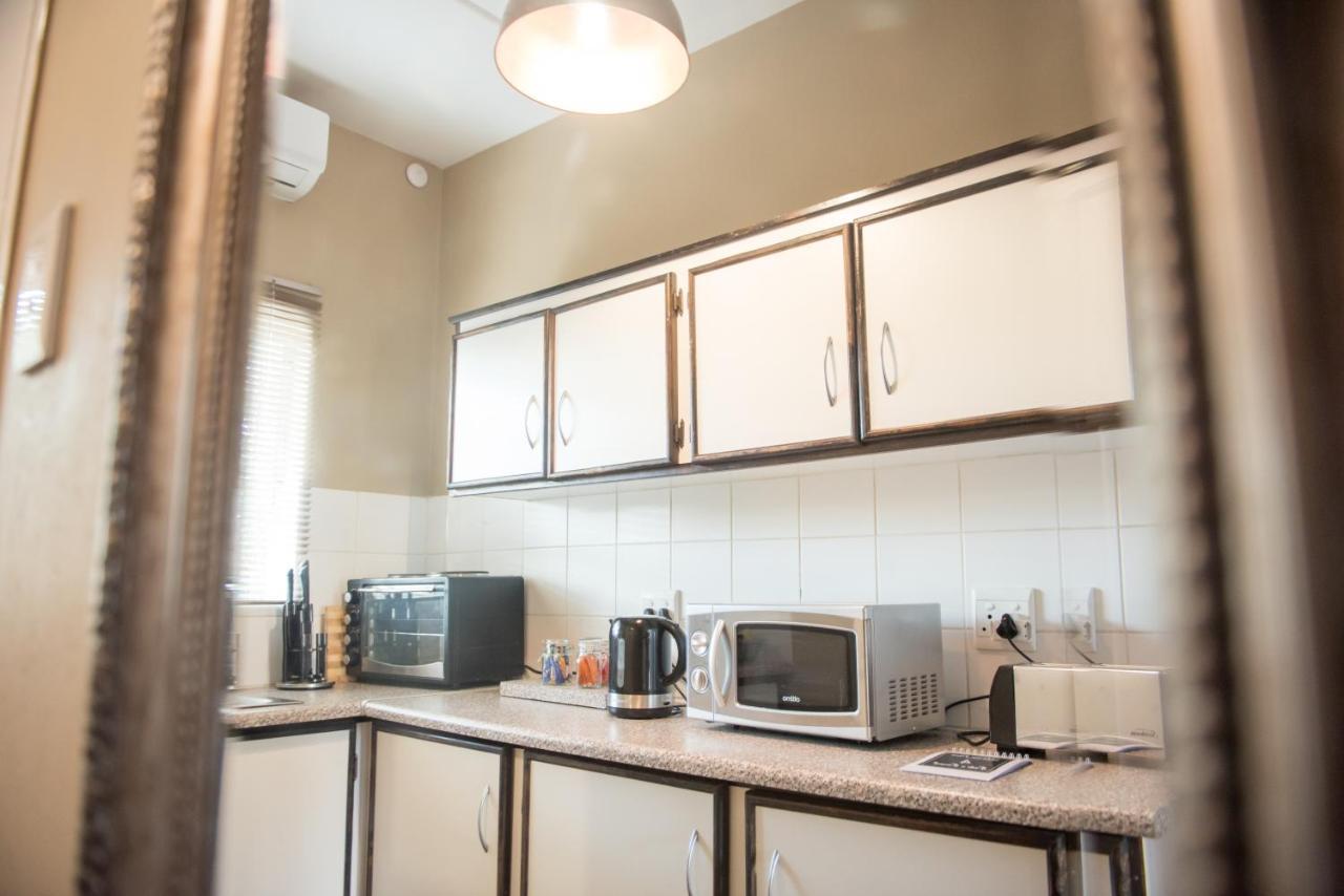 Melrose Place Guestrooms Потчефструм Екстериор снимка