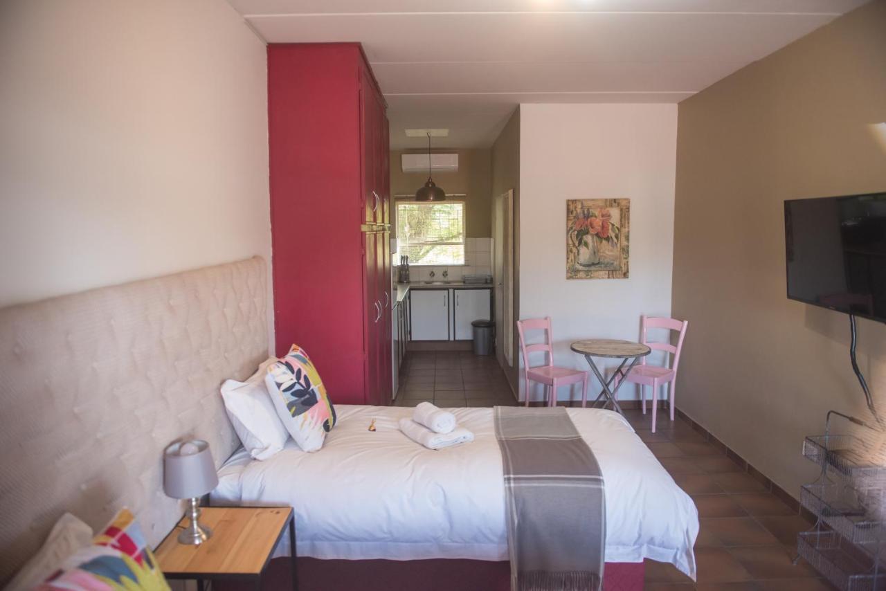 Melrose Place Guestrooms Потчефструм Екстериор снимка